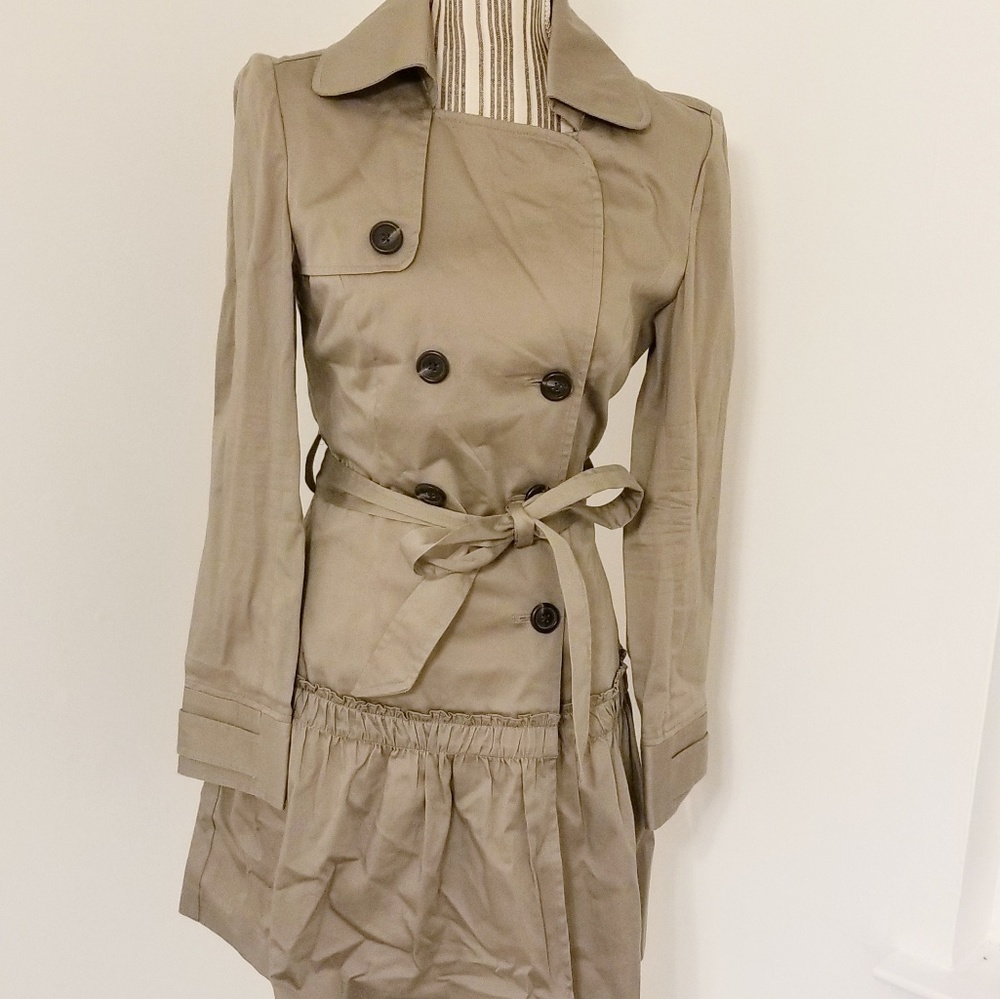 Elle Ruffle Trenchcoat